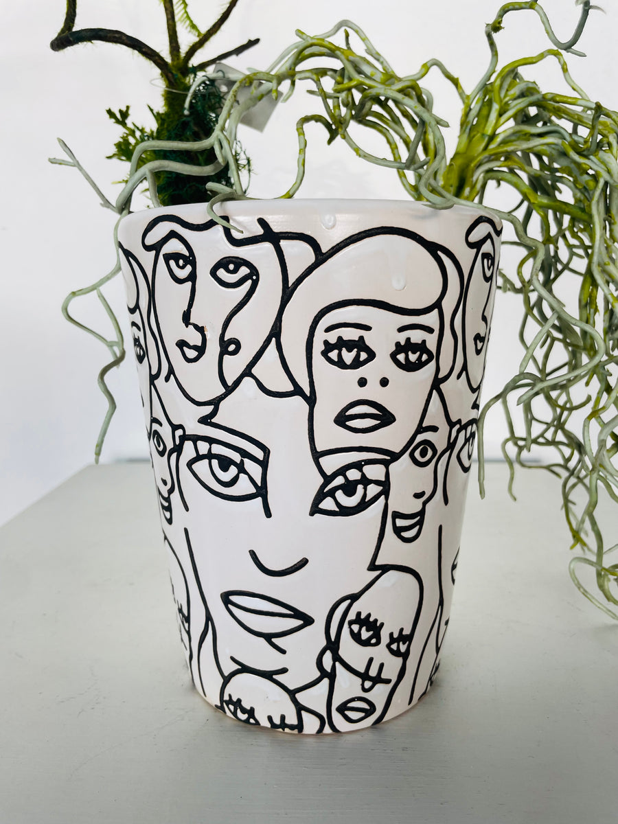 Modern Line Art Planter Lizard Decor & Jewellery