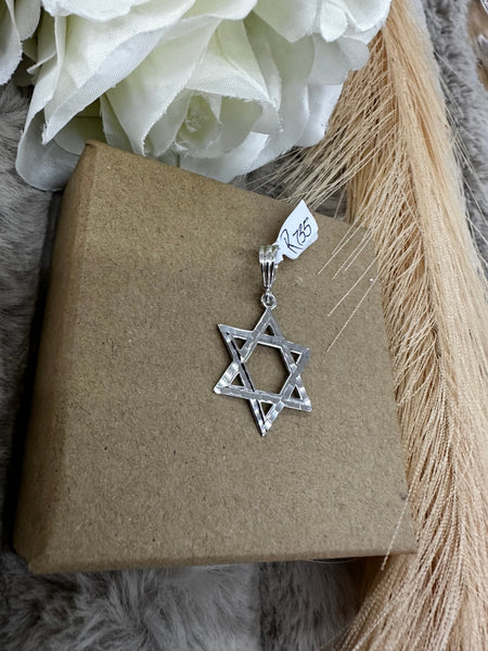 Elegant Magen David Star Pendant – Symbol of Faith and Heritage (3.8cm)
