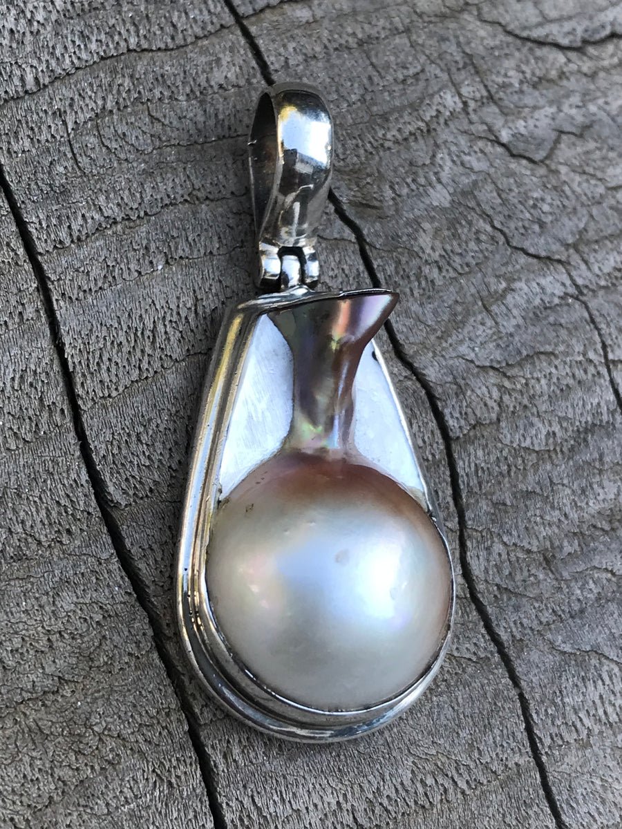 Mabe Pendant Lizard Decor & Jewellery