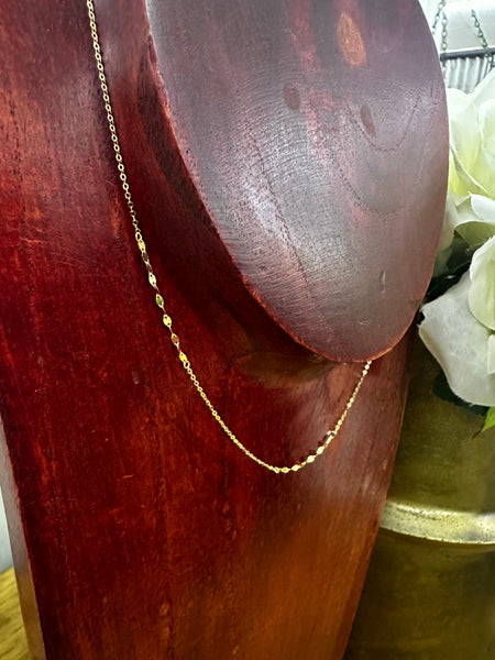 9ct Fine Detailed Gold Necklace