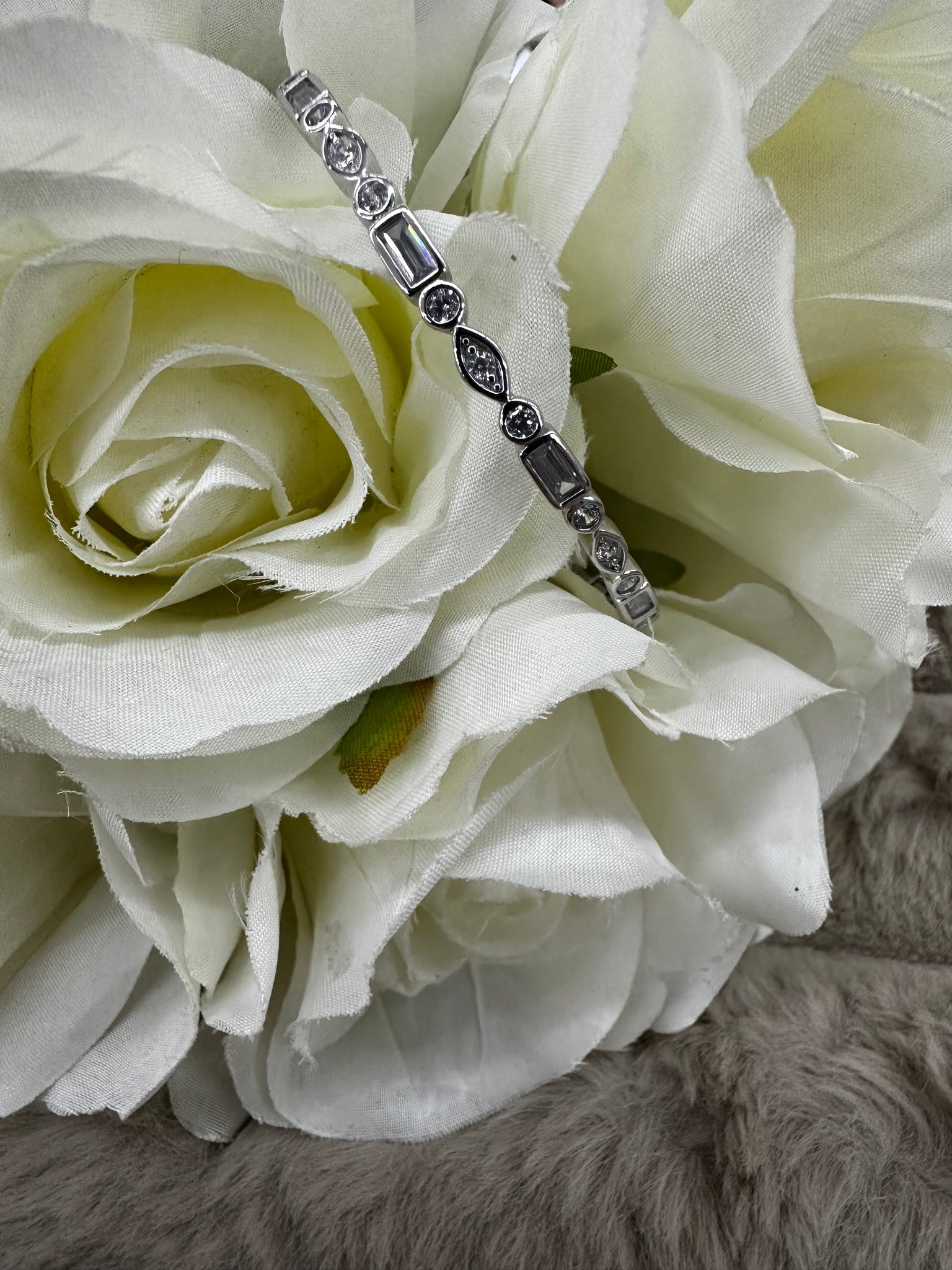 Clip-In Bangle