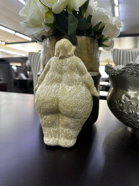 Voluptuous Standing Lady Statue