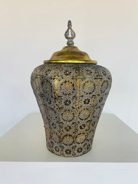 Antique Jar with Fine Detail Gold / Lavender (Big)