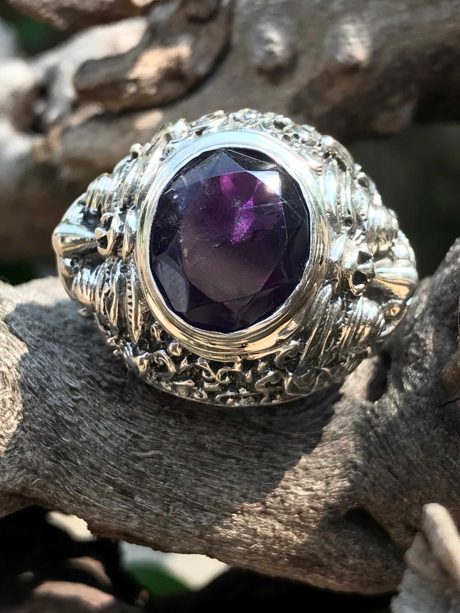 Amethyst Ring with Dragon (Size R)