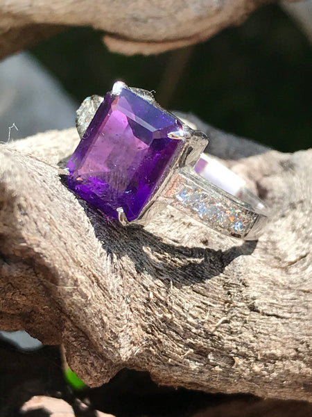 Amethyst with Cubic Band (Size O)