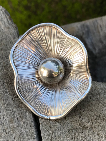 Silver Water Lilly (Size Q)