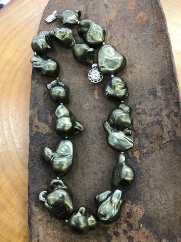 Baroque Pearl Olive Green