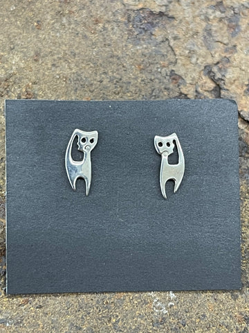 Small cat studs