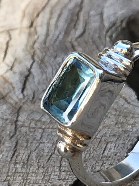 Aquamarine Petite Ring (Size P)