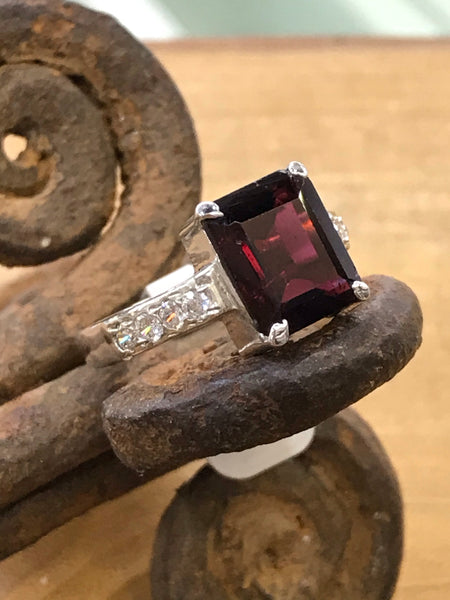 Garnet Rectangle with Cubics