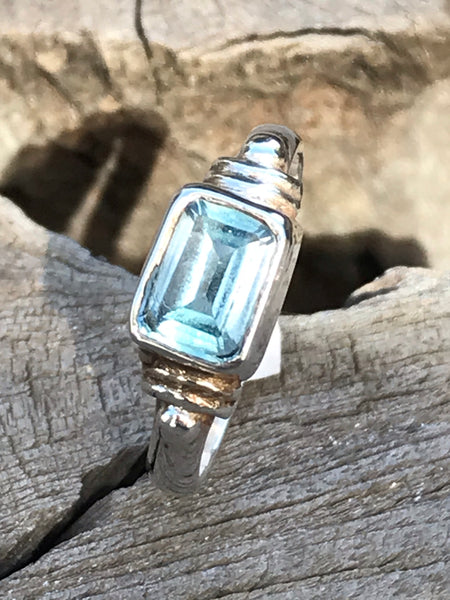 Aquamarine Petite Ring (Size P)